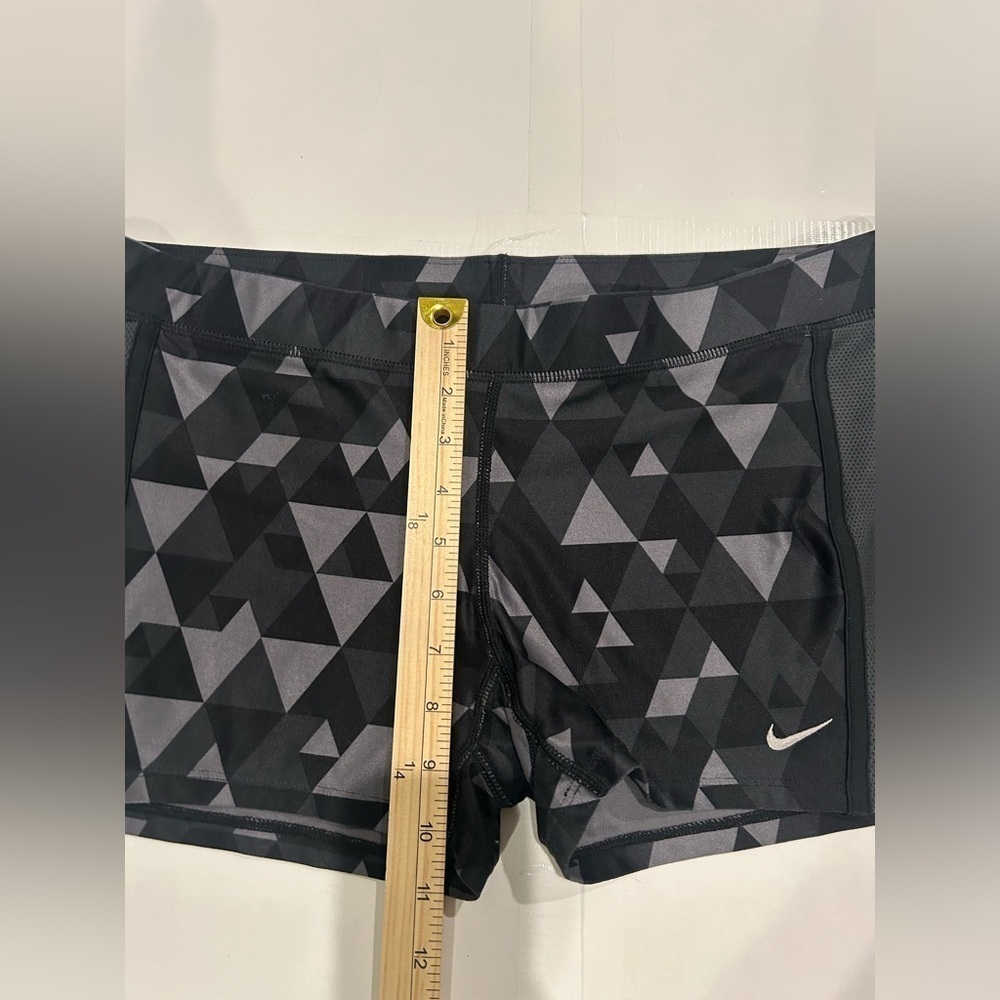 Nike Stretch Tight Shorts Womens Large Dri-Fit Black Grey Geometric Triangle - Picture 8 of 8